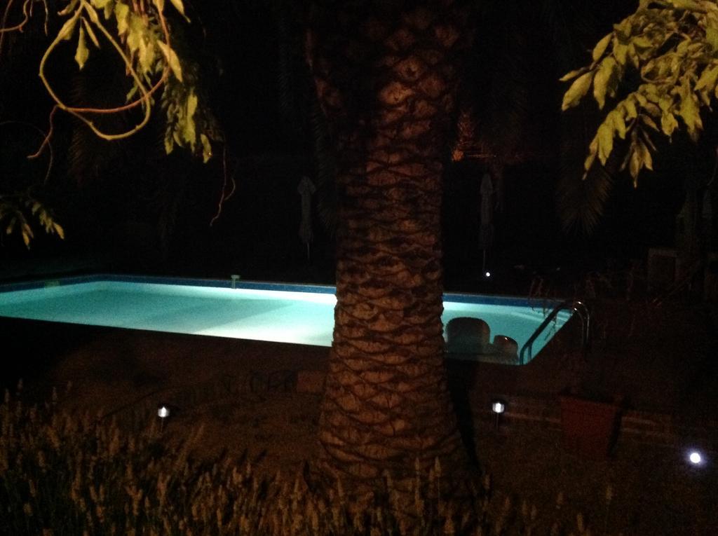 מלון לורג Le Patio Fleuri מראה חיצוני תמונה