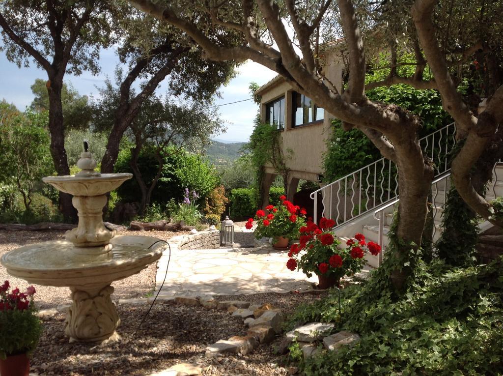 מלון לורג Le Patio Fleuri מראה חיצוני תמונה