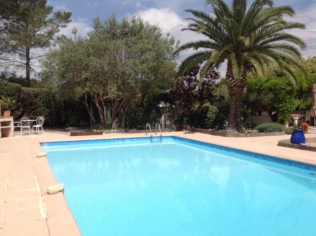 מלון לורג Le Patio Fleuri מראה חיצוני תמונה