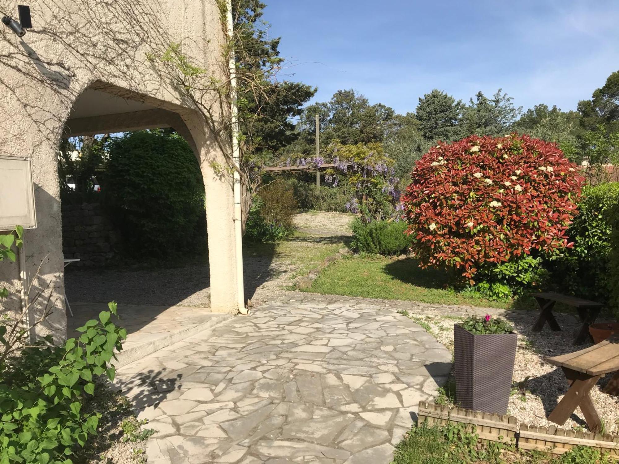 מלון לורג Le Patio Fleuri מראה חיצוני תמונה