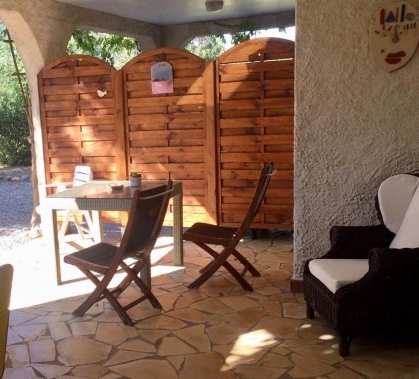 מלון לורג Le Patio Fleuri מראה חיצוני תמונה